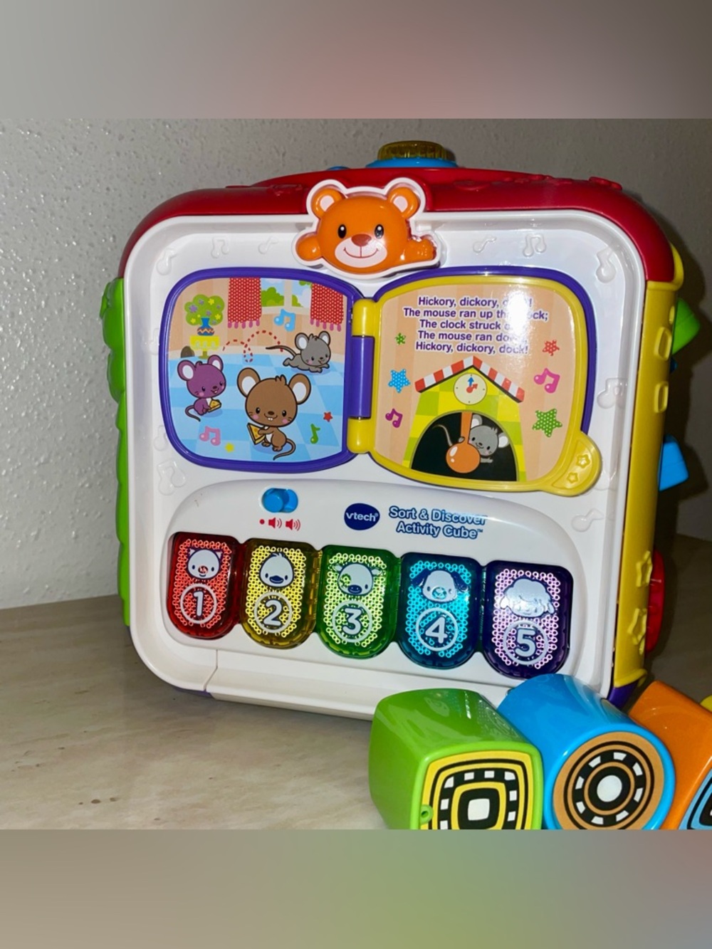 VTech Sort and Discover Activity Cube - Picture 3 of 13
